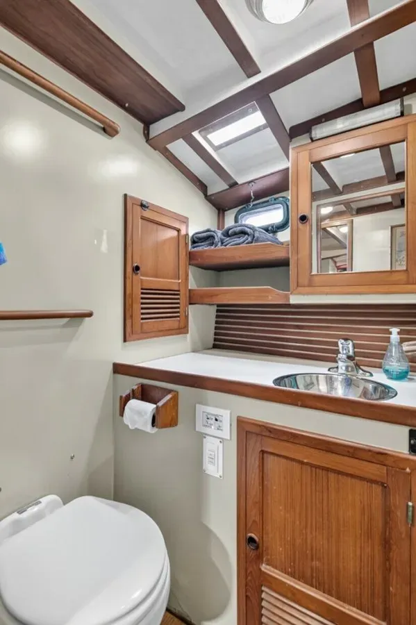 Buy a yacht Nirvana