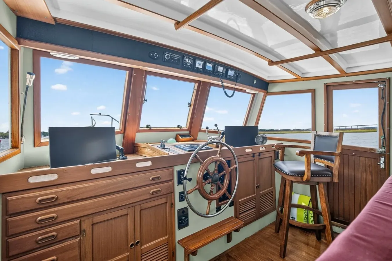 Nirvana 1988 yacht sale