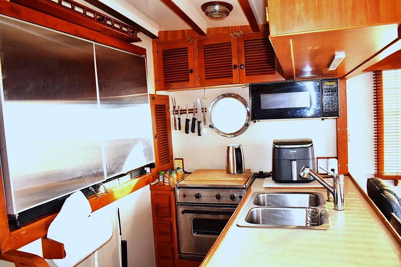 TURIYA yacht sale