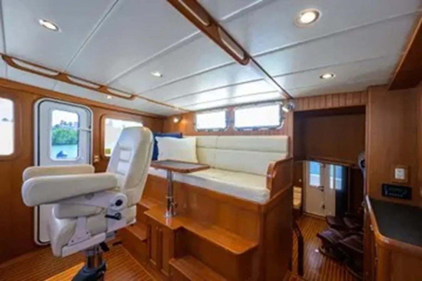 Buy a yacht RUFOUS 44 AE Widebody