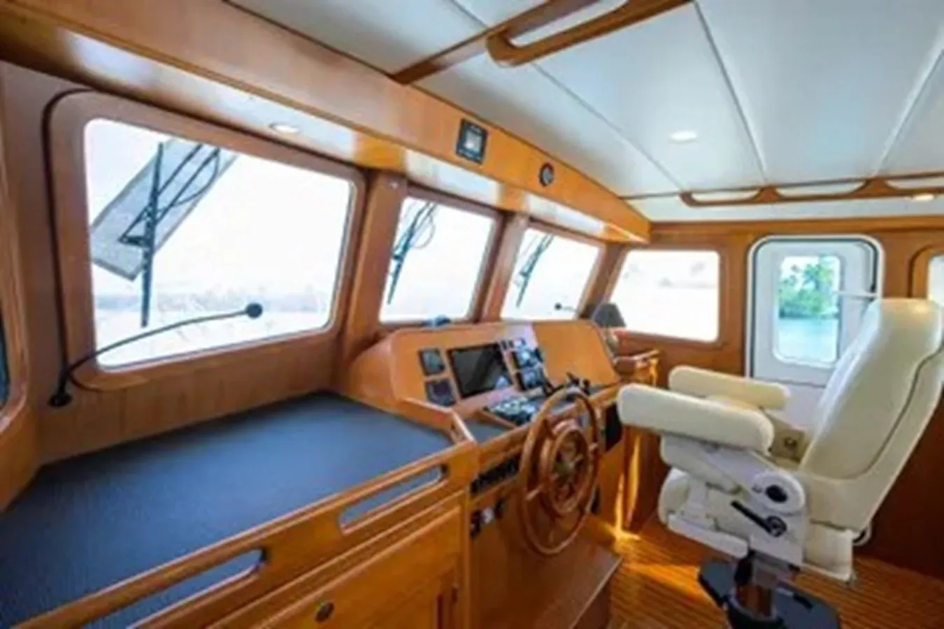 the best price on RUFOUS 44