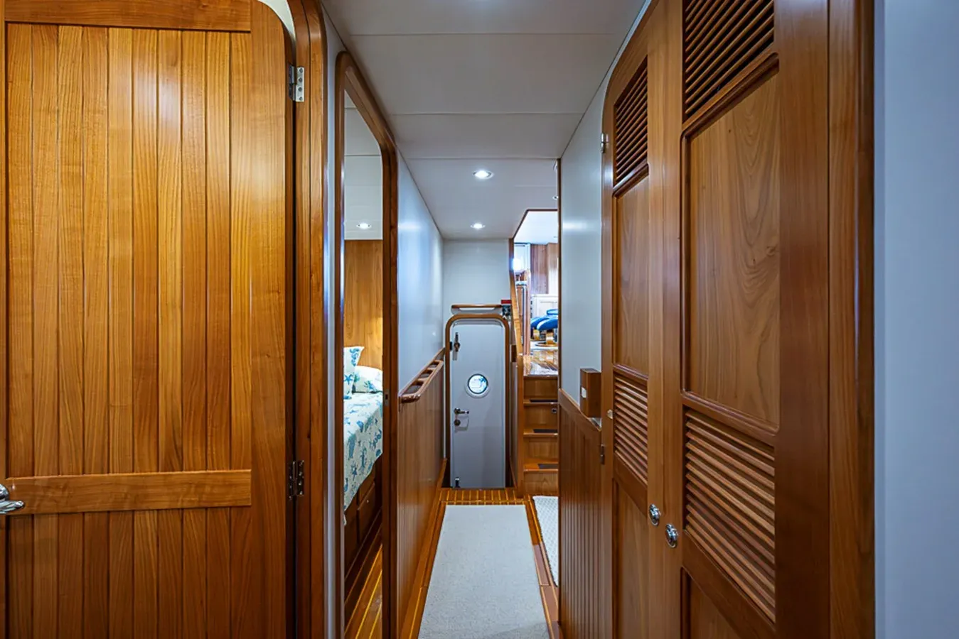 Buy a SEA HORSE 52 at Shestakov Yacht Sales