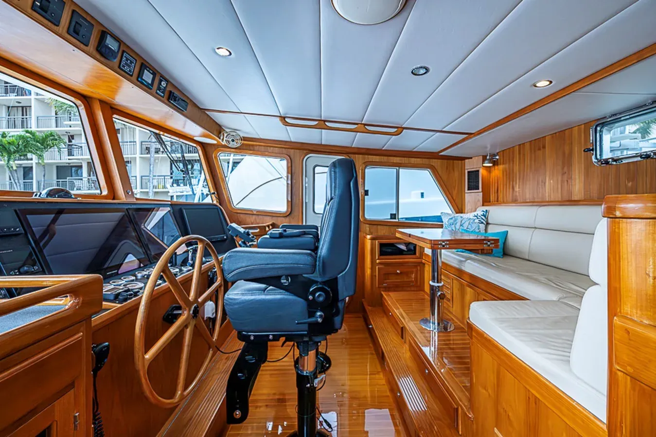 the best price on SEA HORSE 52