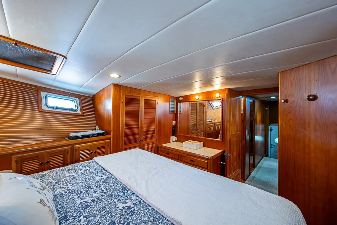 Buy a yacht GANDALF 58