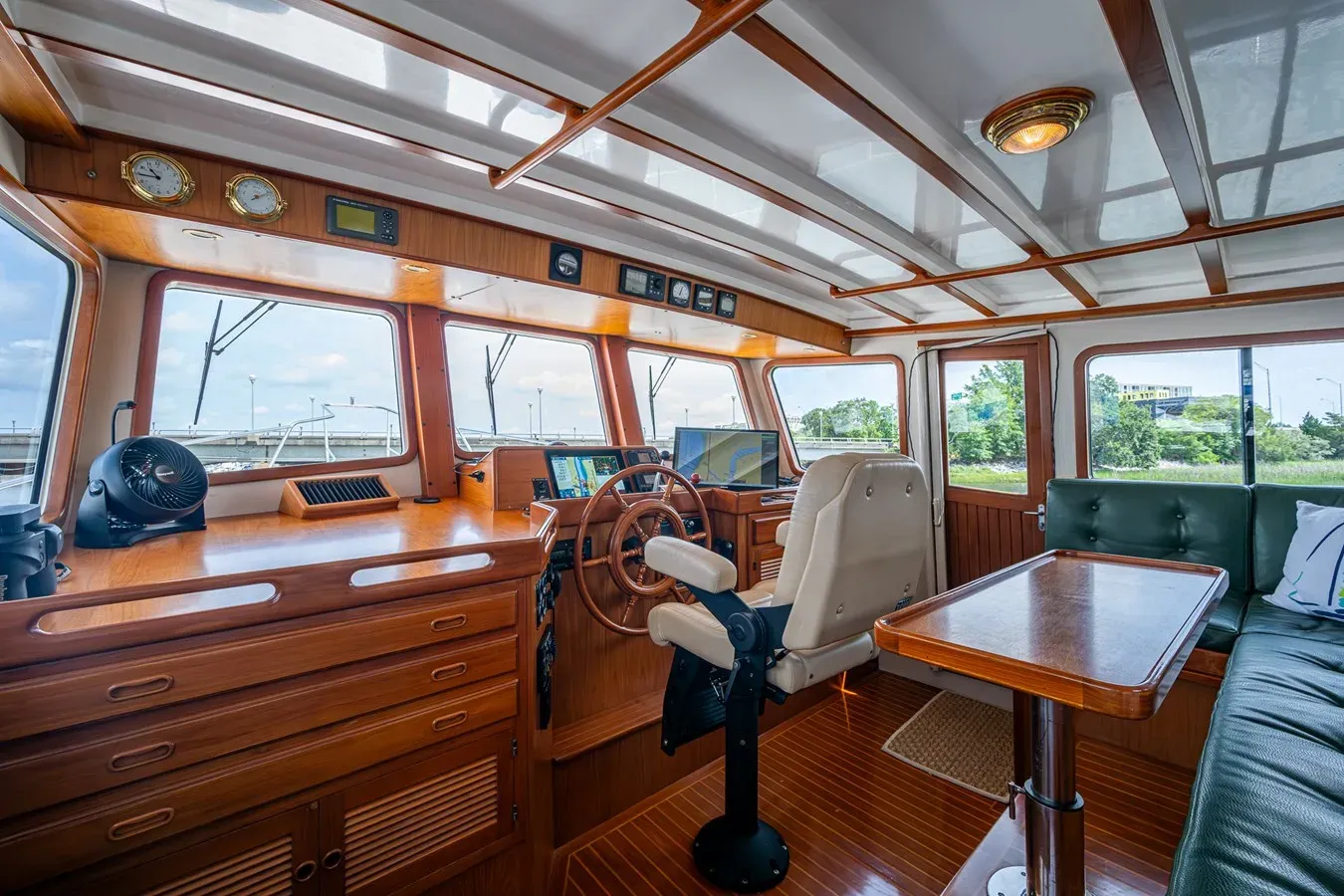 Купить яхту GRACE FULL LIVING 2000 в Shestakov Yacht Sales