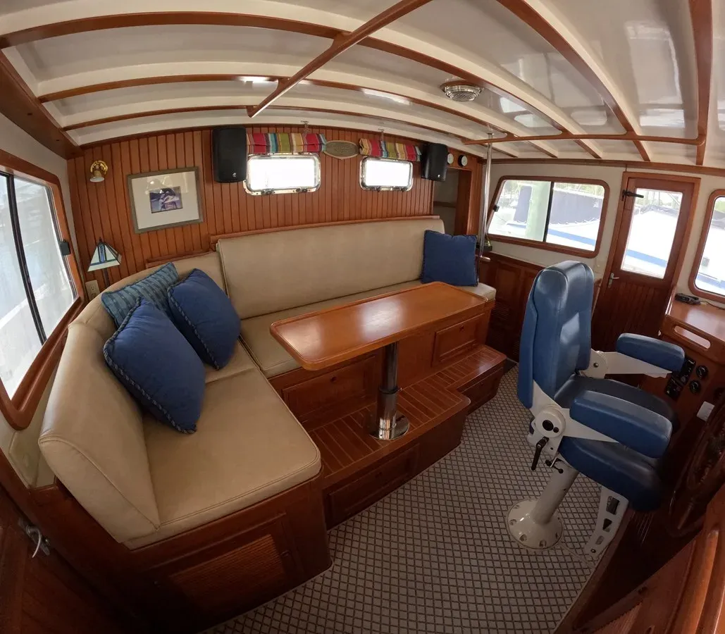 Buy a yacht STILL WATERS Raised Pilothouse