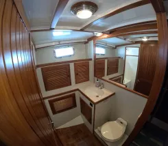 the best price on STILL WATERS Raised Pilothouse