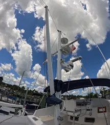 STILL WATERS Raised Pilothouse