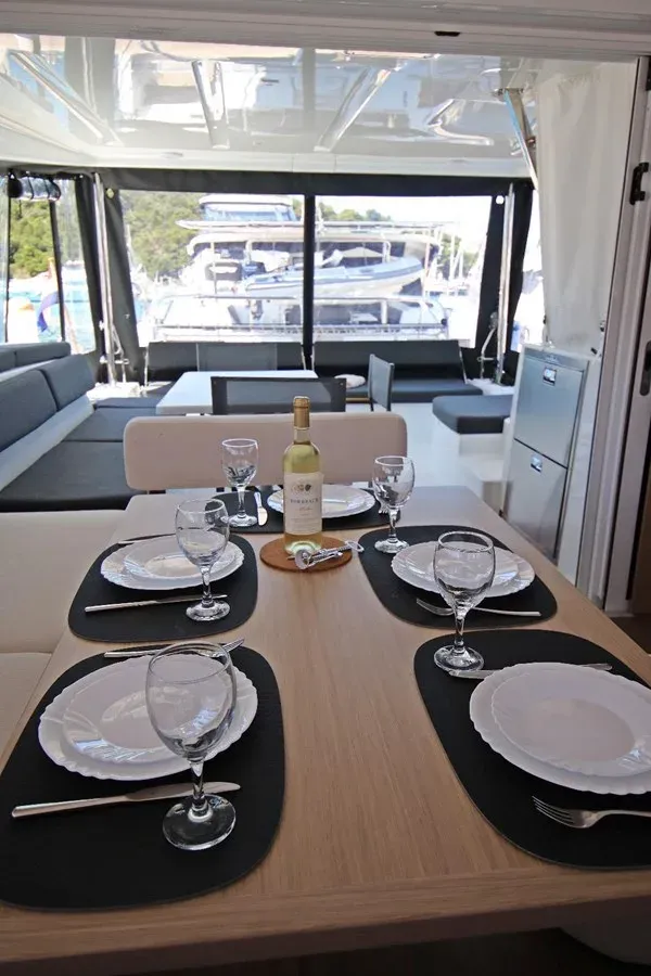 best yacht sales deals Lagoon 43 - Lagoon