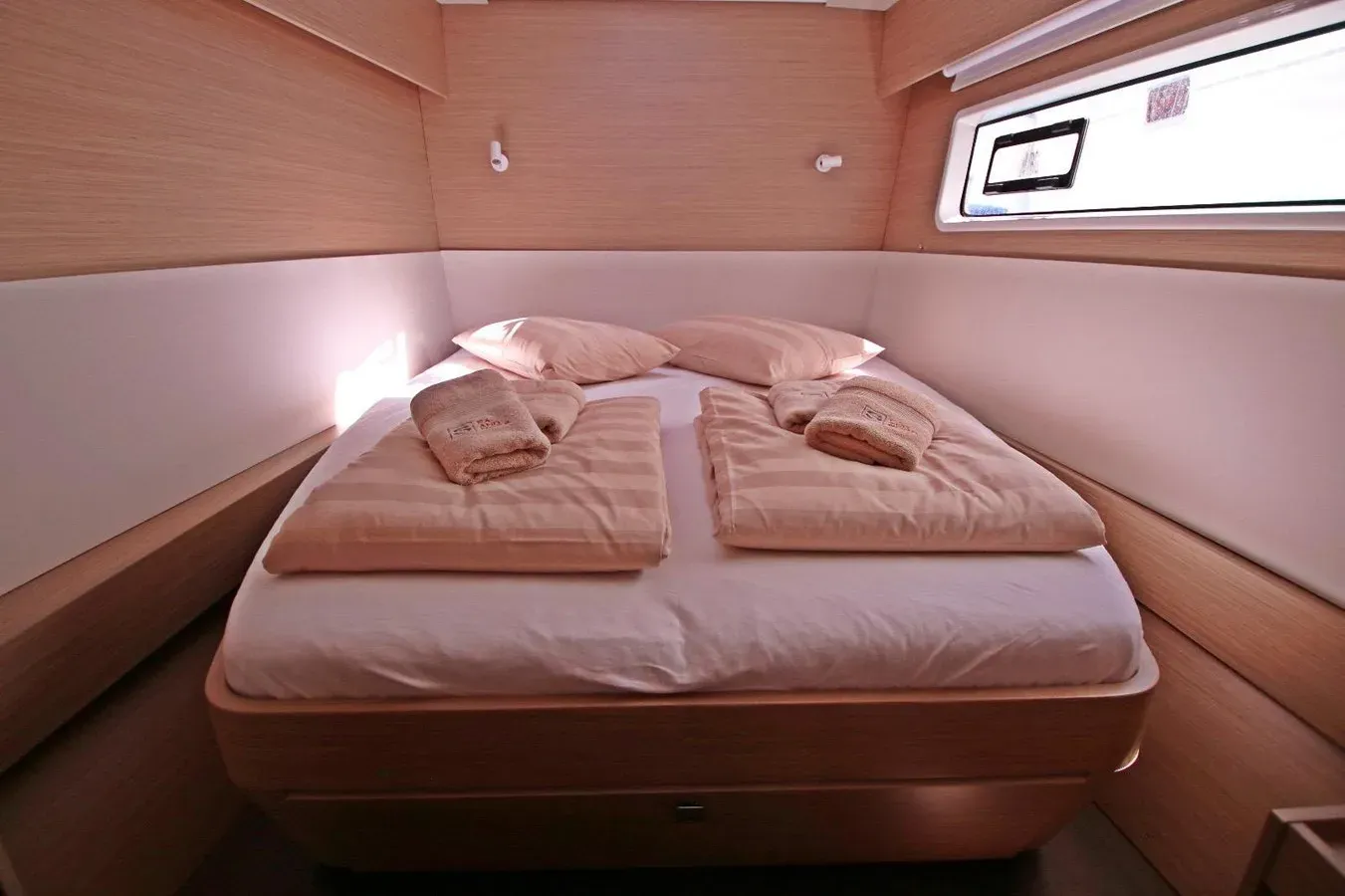 Buy a yacht Lagoon 43 43
