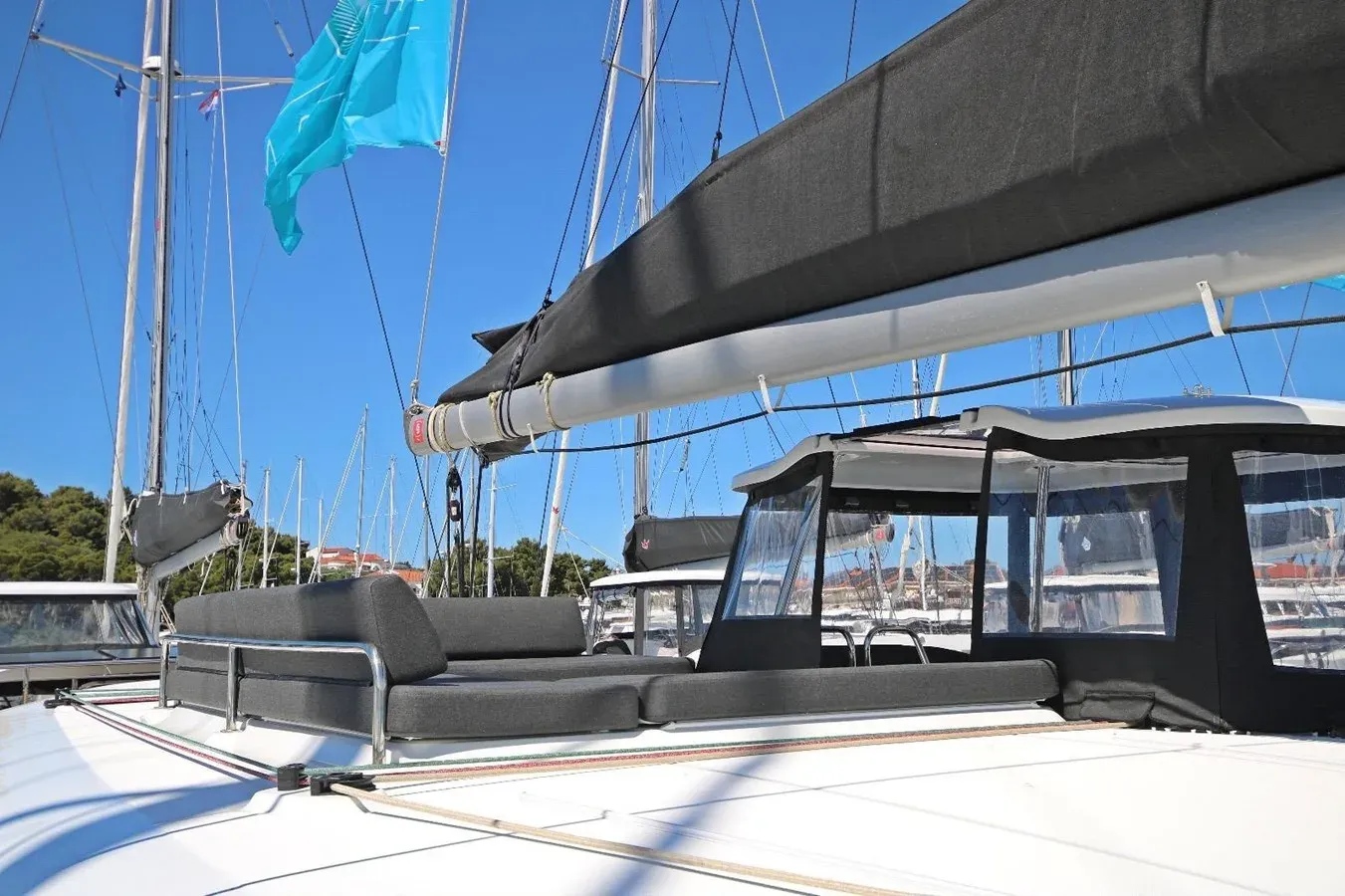 Buy a yacht Lagoon 43 43