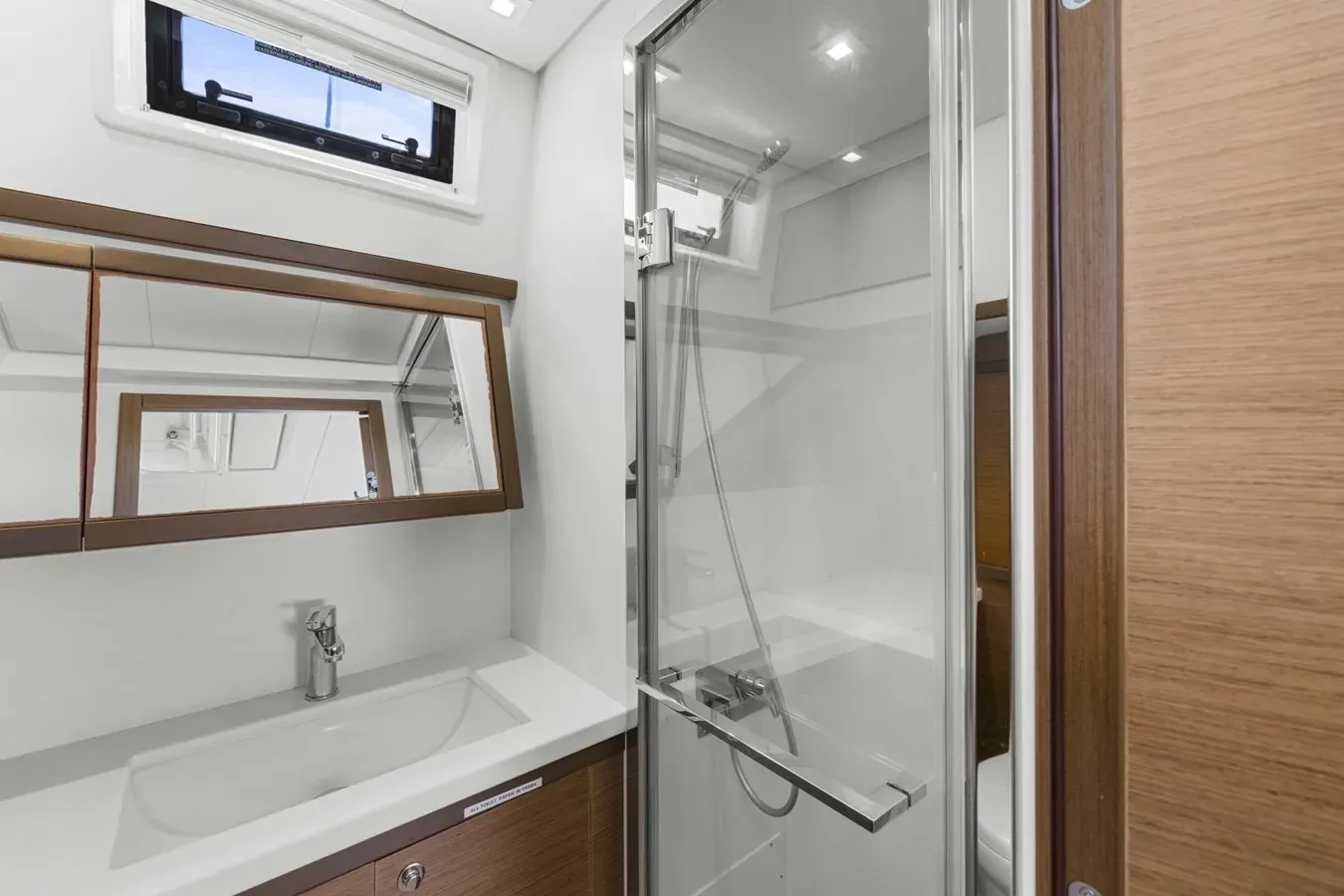 Купить яхту HAPPY OURS - Lagoon в Shestakov Yacht Sales