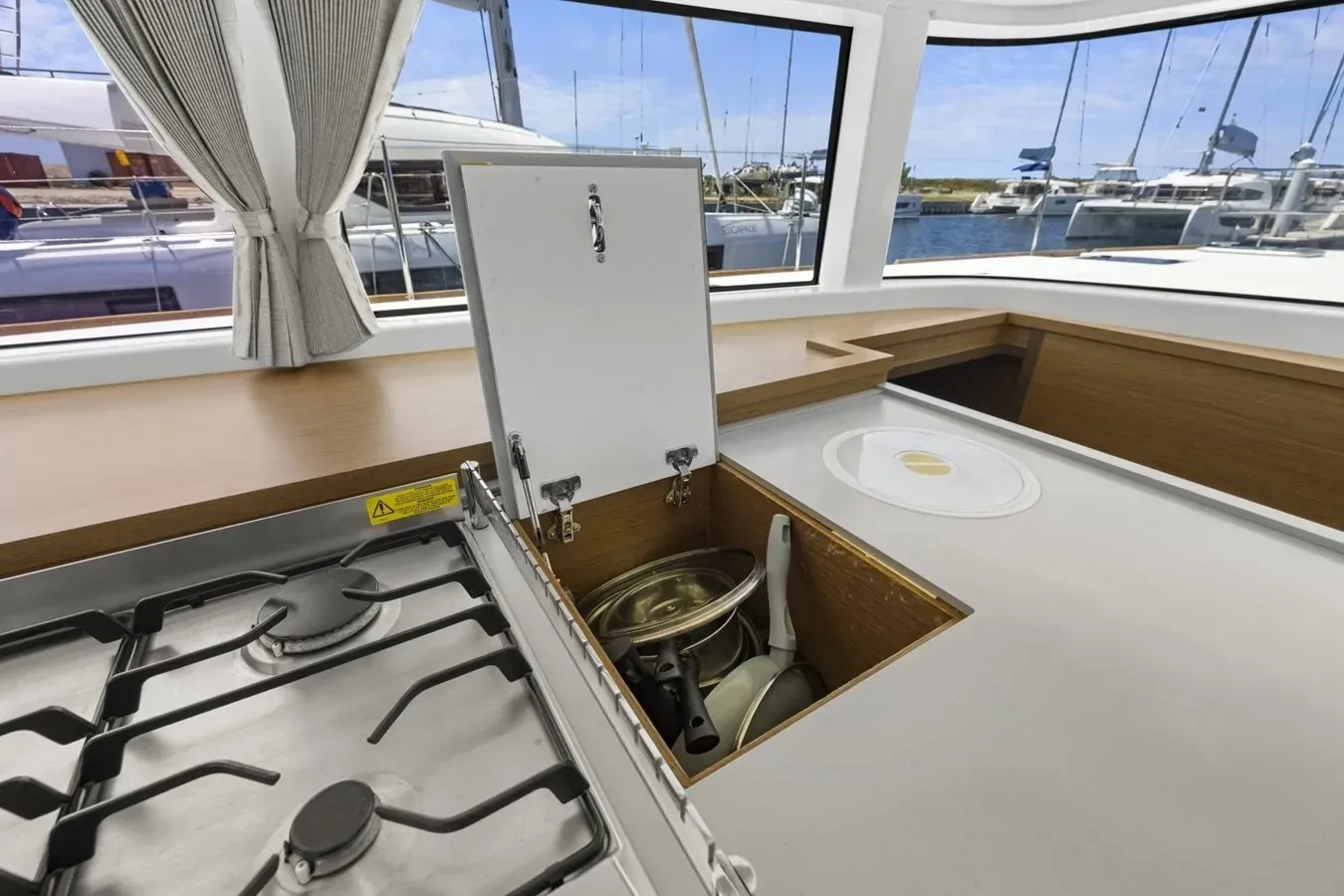Купить яхту HAPPY OURS - Lagoon в Shestakov Yacht Sales