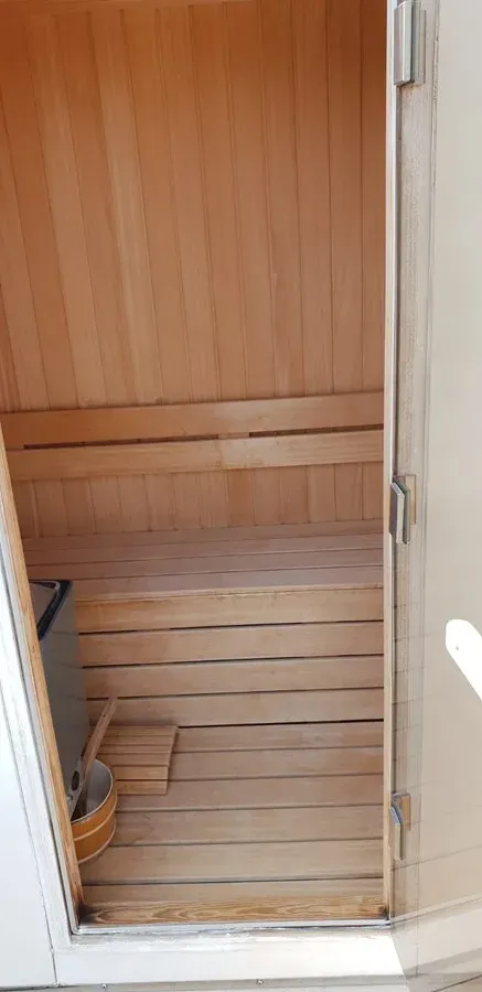 best yacht sales deals LEOPARD 105 ft 105