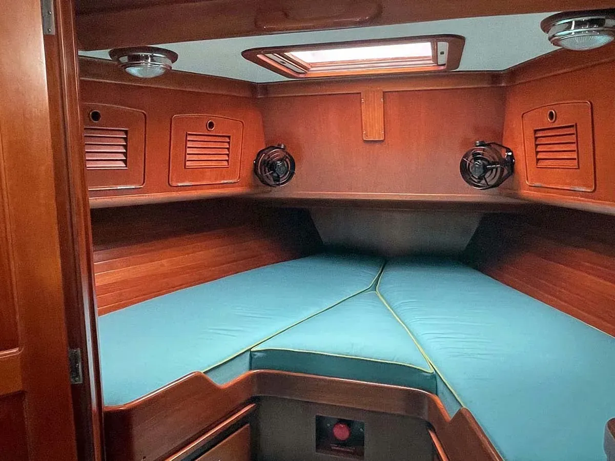 Buy a MALAMOK - LITTLE HARBOR at Shestakov Yacht Sales