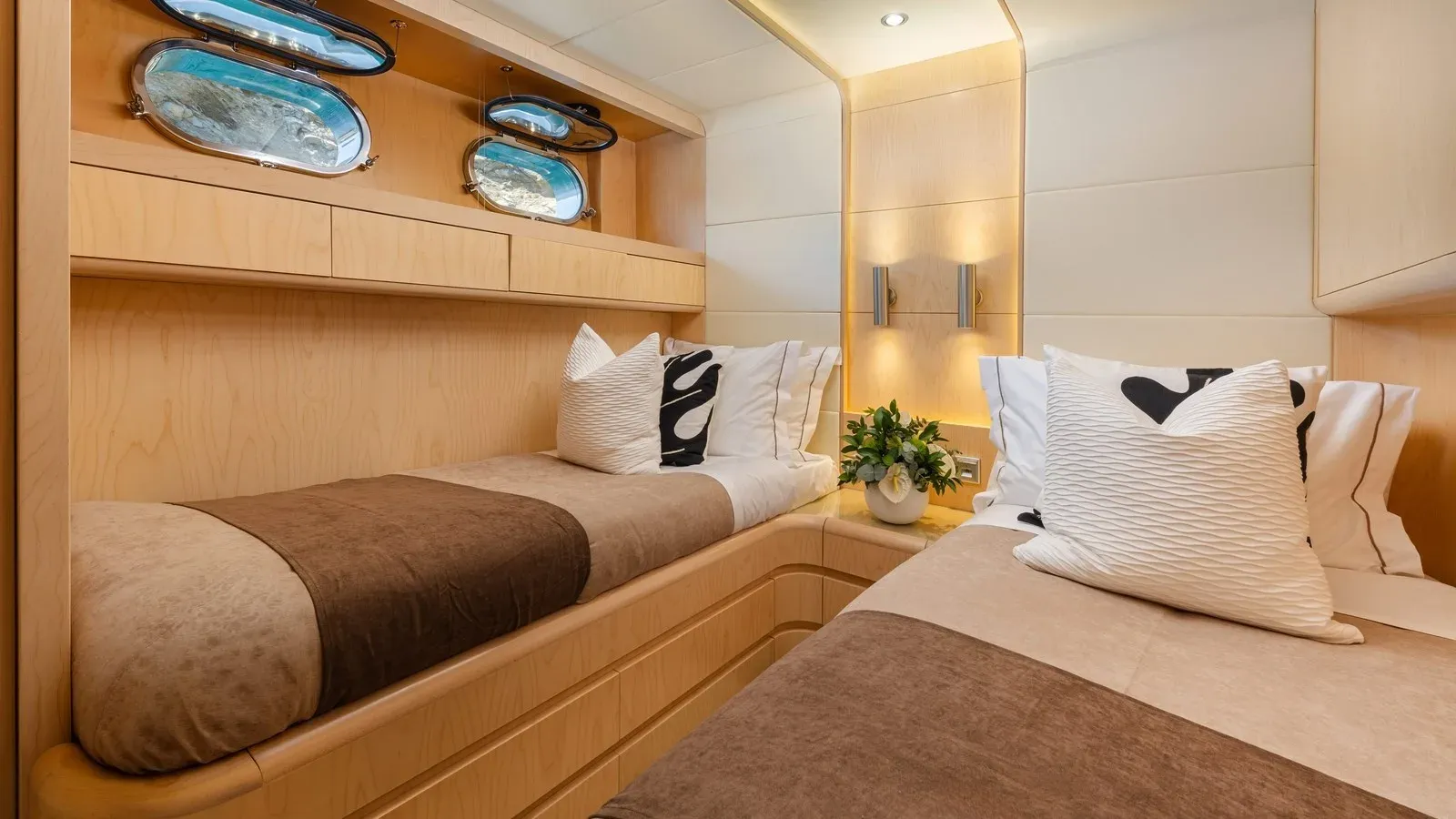 Купить яхту GREY WOLF Maiora 33DP в Shestakov Yacht Sales