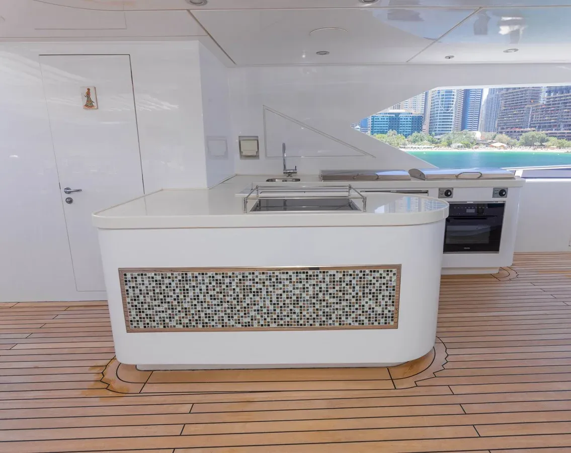 Купить яхту ATLANTIS в Shestakov Yacht Sales