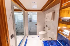 Buy a yacht Atlantis