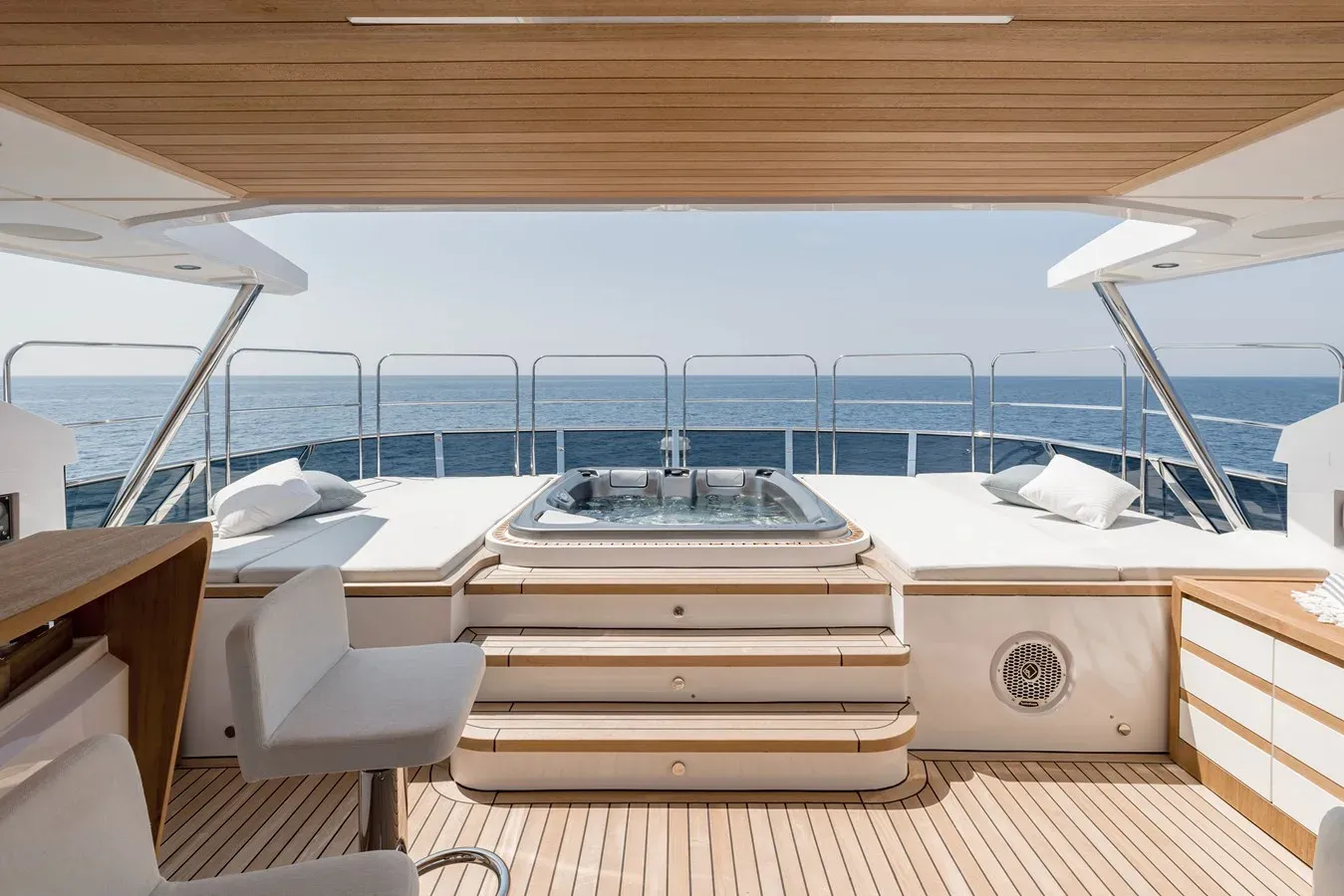 best yacht sales deals Majeesty 120 - Majesty Yachts