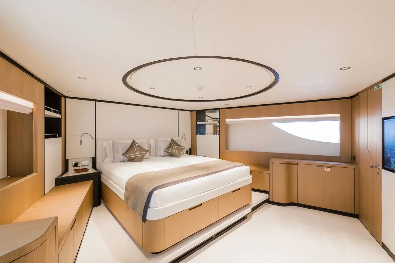 the best price on Majeesty 120 123