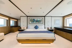 the best price on Majeesty 120 - Majesty Yachts