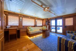 best yacht sales deals ARTFUL DODGER 62