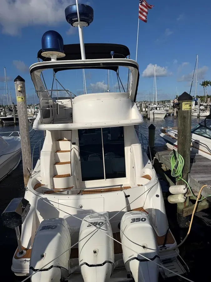 Buy a 341 express - Meridian at Shestakov Yacht Sales