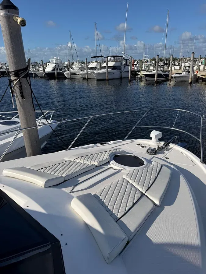 Buy a yacht 341 express 35