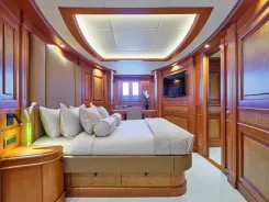 CELIA P 2011 price