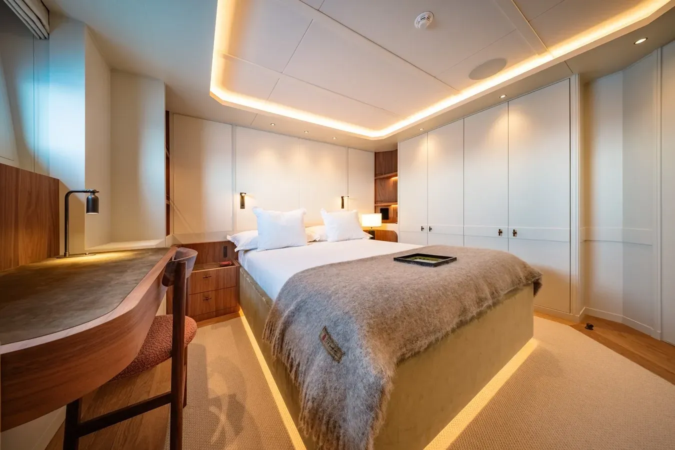 Buy a yacht Cocoon 124