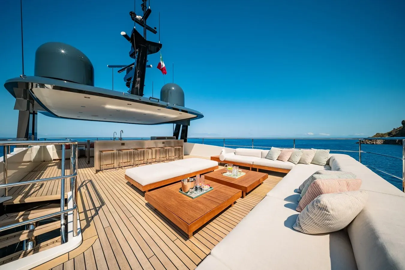 Buy a yacht Cocoon
