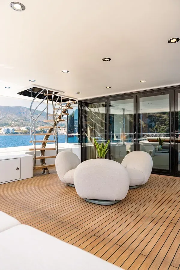 Buy a yacht Cocoon 2023