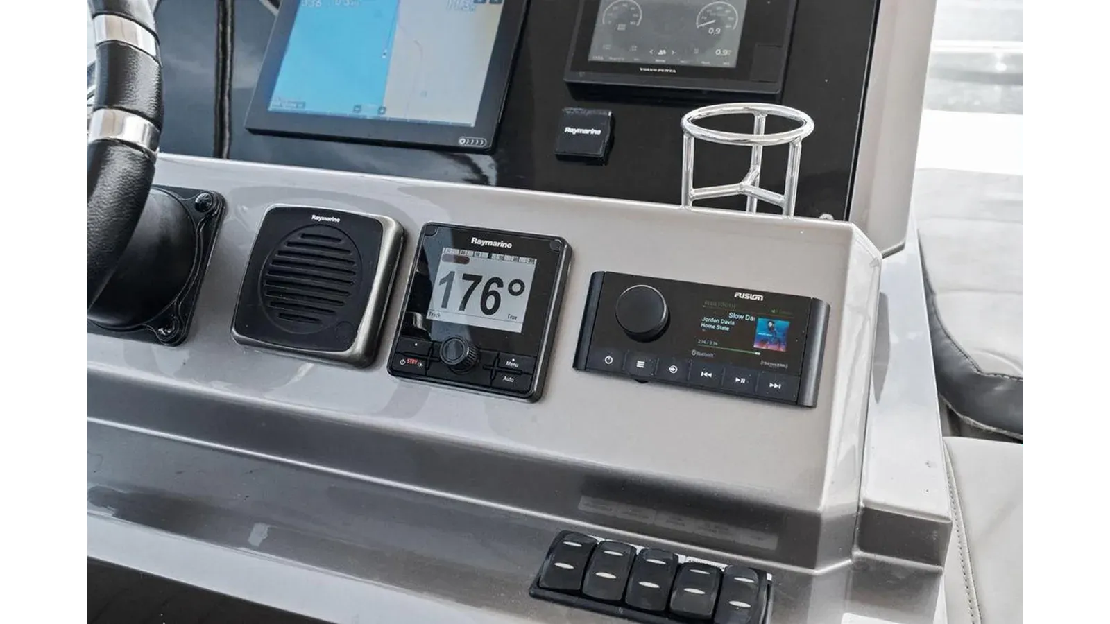Buy a Sea Whisperer 500 Fly at Shestakov Yacht Sales