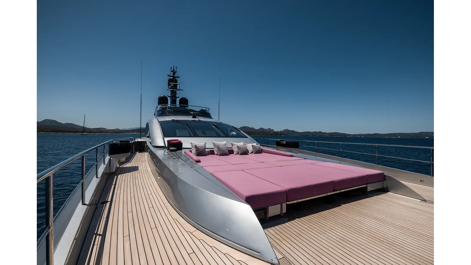 FLYING DAGGER III yacht sale
