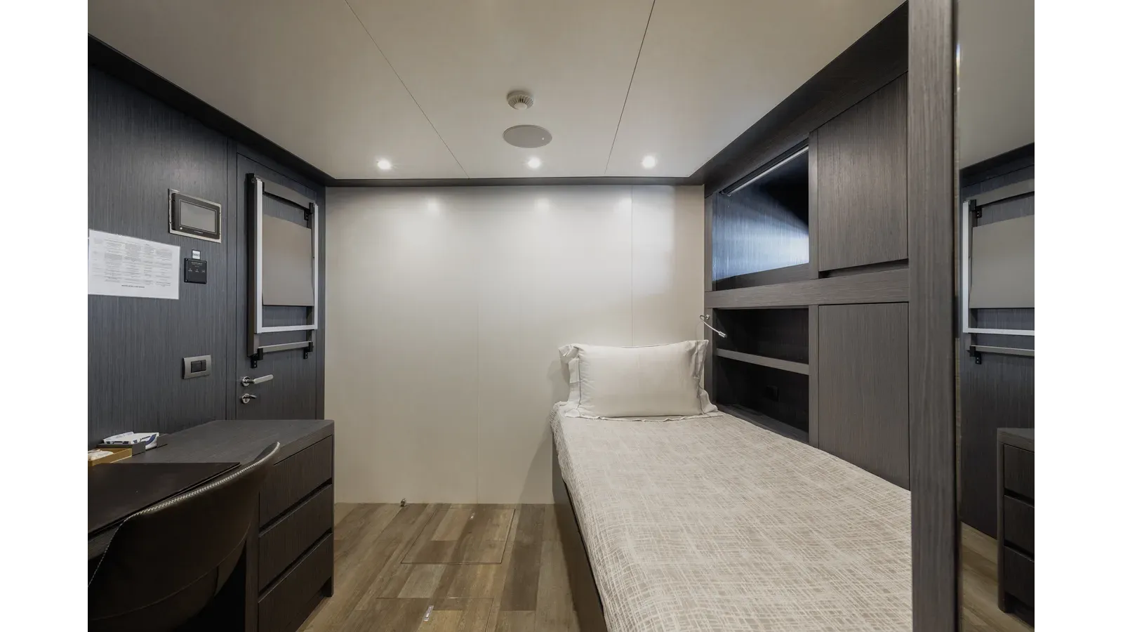 best yacht sales deals FLYING DAGGER III 2018