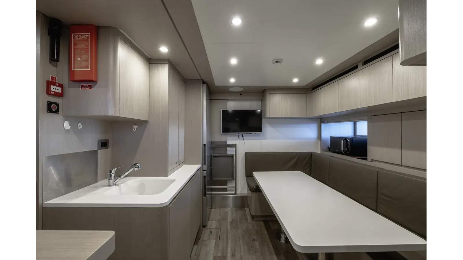 Buy a FLYING DAGGER III at Shestakov Yacht Sales