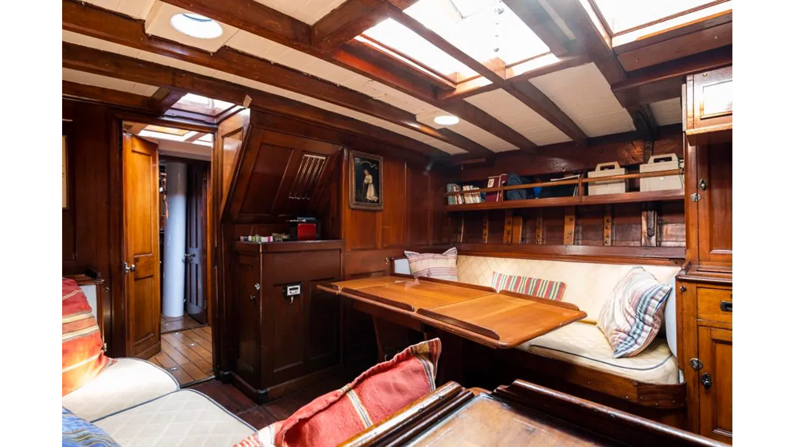 Buy a yacht JULIETTE Design n° 505