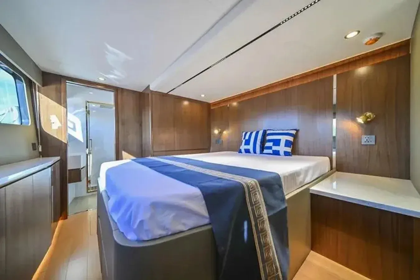 Buy a yacht EVITA