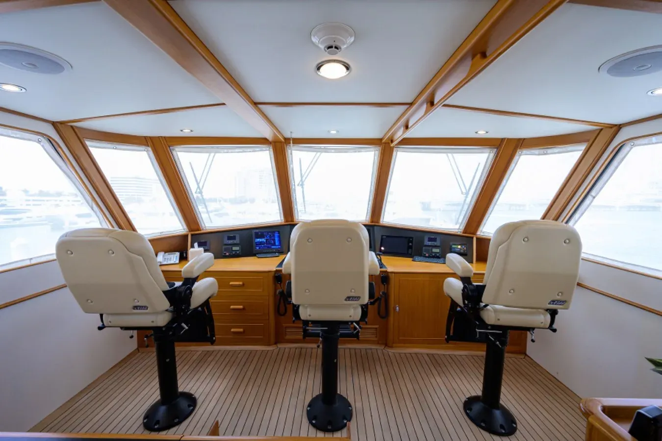 SEA BOLD Enclosed Raised Pilothouse