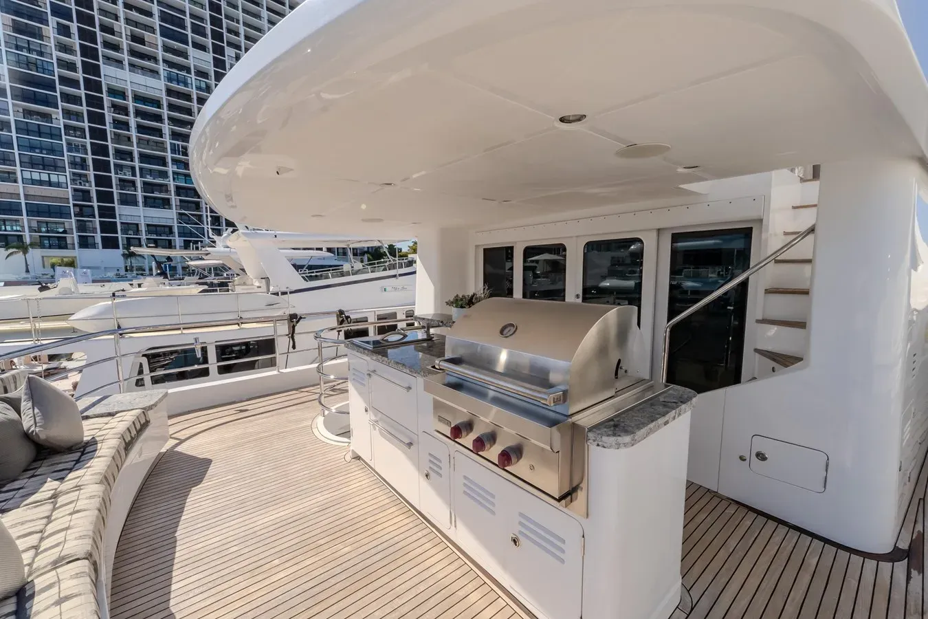 best yacht sales deals MY VIVIERAE II 97