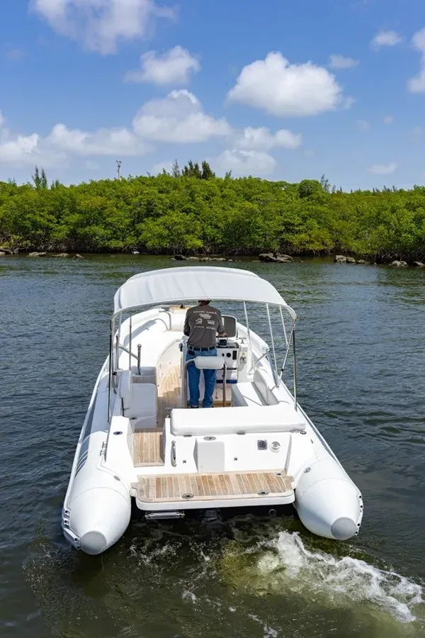 Buy a yacht Novurania LX 750