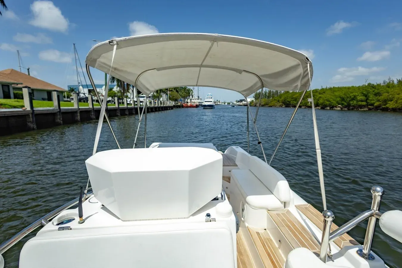 the best price on Novurania LX 750