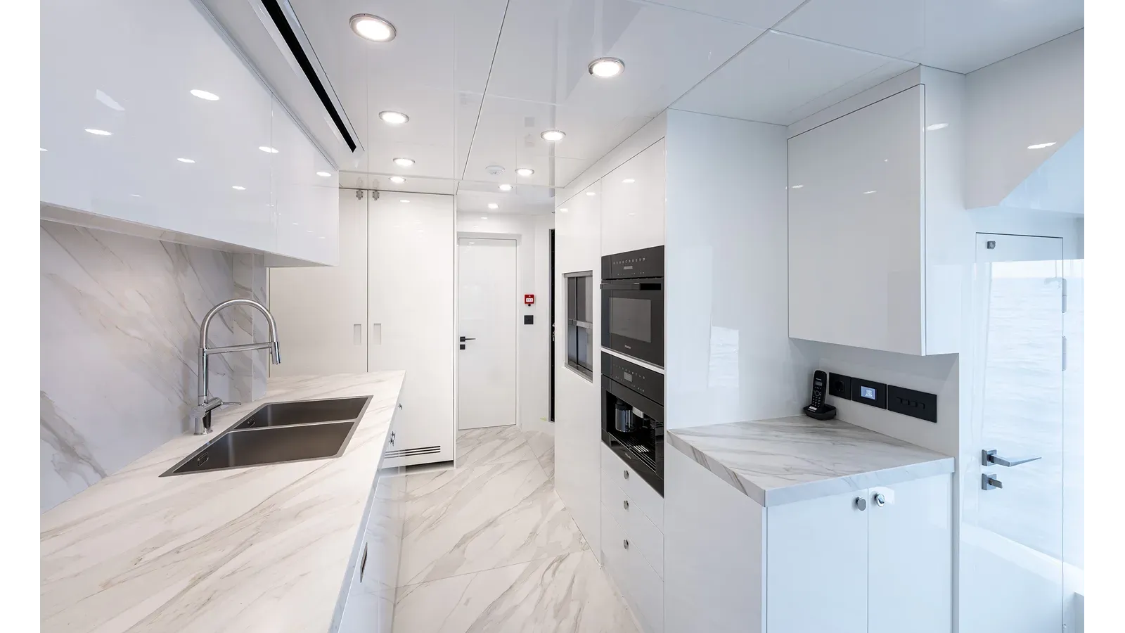 Купить яхту MIOUCH 40MXP в Shestakov Yacht Sales