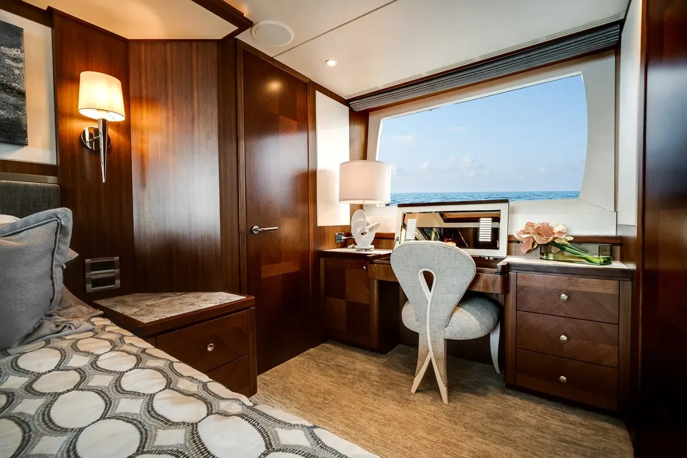 Buy a yacht Wiggle Room 100 MY