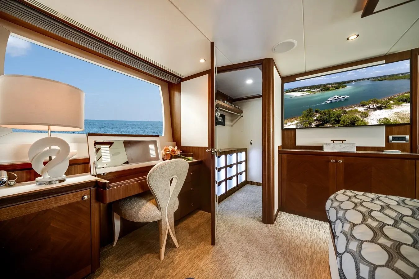 Buy a Wiggle Room - Ocean Alexander at Shestakov Yacht Sales