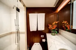 Buy a yacht Wiggle Room 100