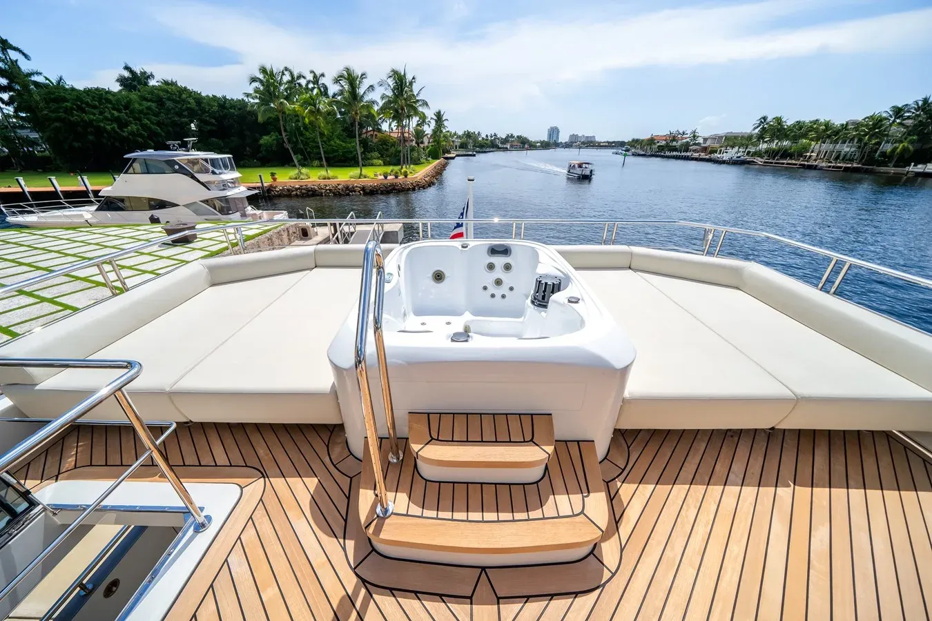 Buy a STILL WATERS 27R at Shestakov Yacht Sales