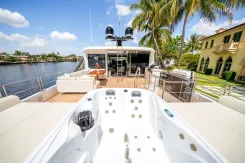 Buy a yacht STILL WATERS - Ocean Alexander