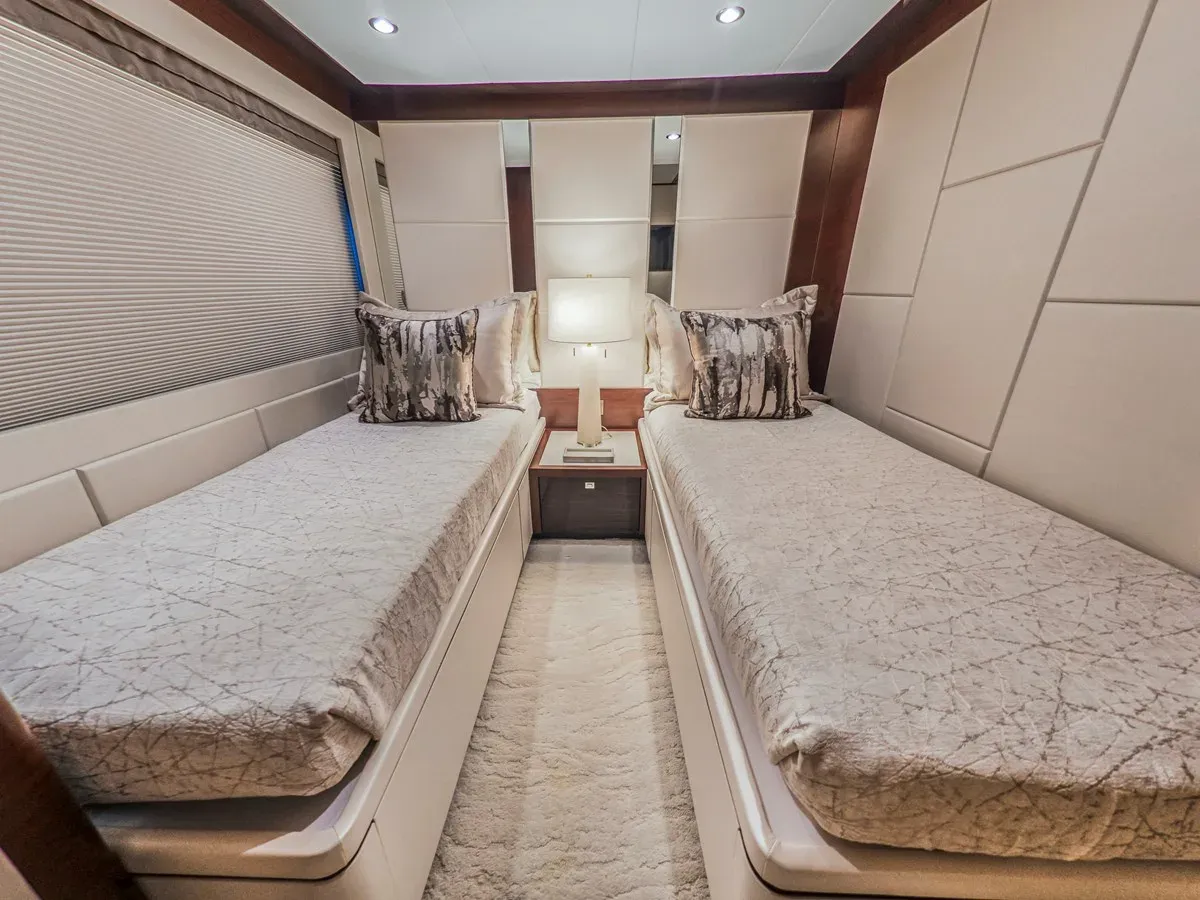 the best price on LONE STAR - Ocean Alexander