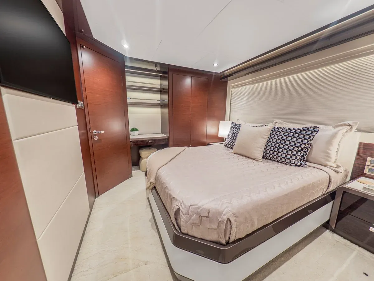 Buy a LONE STAR 95 at Shestakov Yacht Sales